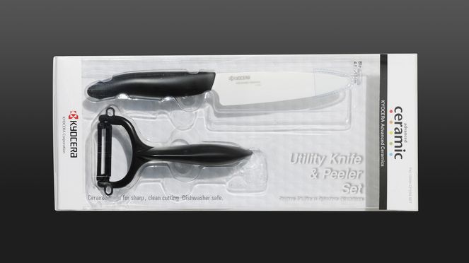 
                    Le set cadeau couteau céramique et éplucheur de Kyocera