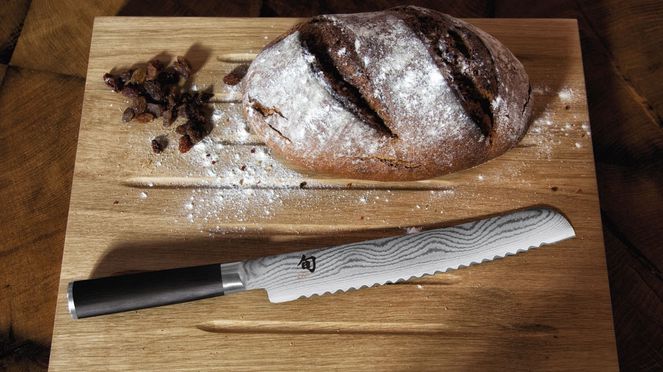 
                    Coltello per il pane Shun permetta un taglio perfetto