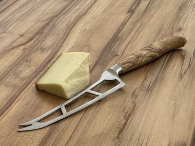 wk-0190-wok-kaesemesser-olive_IMG_1013.JPG