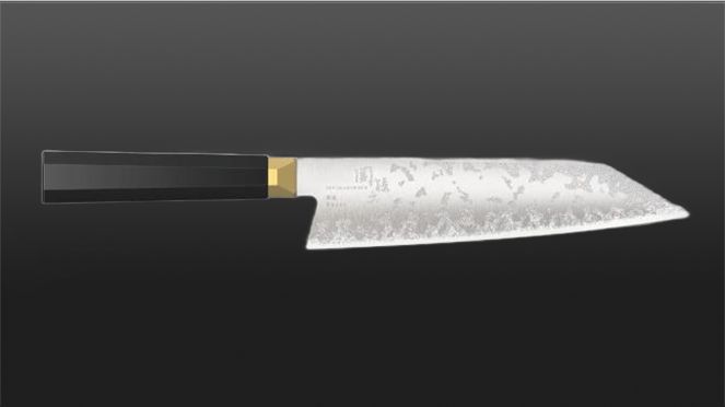 
                    Ensei Kiritsuke’s gold-coloured bolster, inspired by the ‘habaki’ – a metal collar at the junction between the handle and the blade on samurai swords