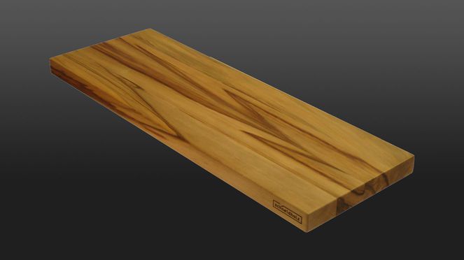 
                    Serving board pre-treated with linseed oil and beeswax