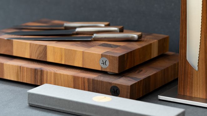 
                    Coltello per prosciutto Caminada con fodera di legno con l'assortimento Caminada