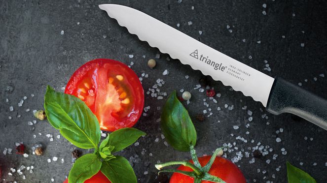 
                    Coltello per pomodori triangle con affilatura ondulata