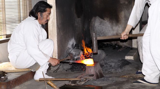 
                    Forging of the Minamo Utility knife