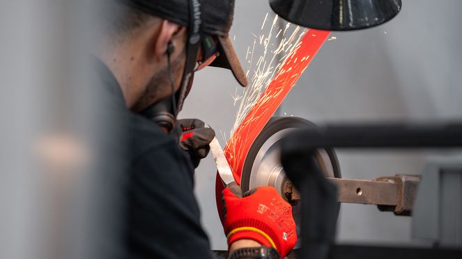 
                    Le set de couteaux «Colours of Nature» est fabriqué en acier chirurgical résistant à la corrosion chez sknife